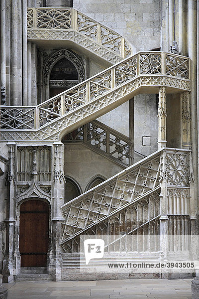 Gotisches Treppenhaus  Kathedrale von Rouen  Normandie  Frankreich  Europa