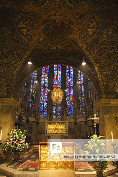Altar  Marienschrein und Chorhalle  Aachener Dom  Aachen  Nordrhein-Westfalen  Deutschland  Europa