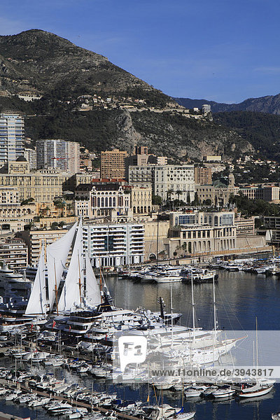 Blick vom Fürstenpalast auf den Hafen la Condamine und Monte Carlo  Fürstentum Monaco  CÙte d'Azur  Europa
