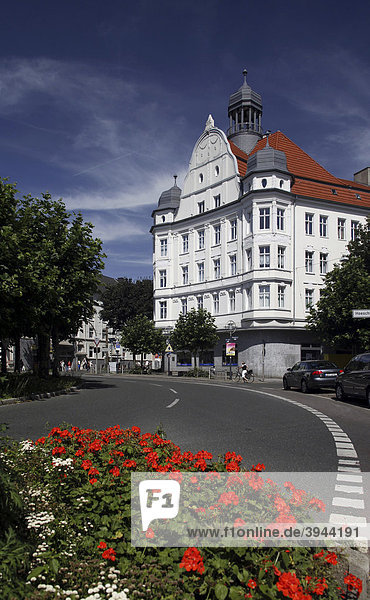 Borsigplatz mit repräsentativem Geschäftshaus, Nordstadt, Dortmund, Nordrhein-Westfalen, Deutschland, Europa
