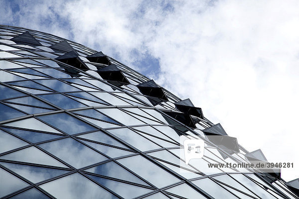Zentrale der Versicherung Swiss-Re  Swiss-Re Building  Swiss-Re-Tower  in London  England  Großbritannien  Europa