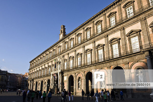 The Royal Palace of Naples  1600  architect Domenico Fontana  in Piazza del Plebiscito square  Naples  Campania  Italy  Europe