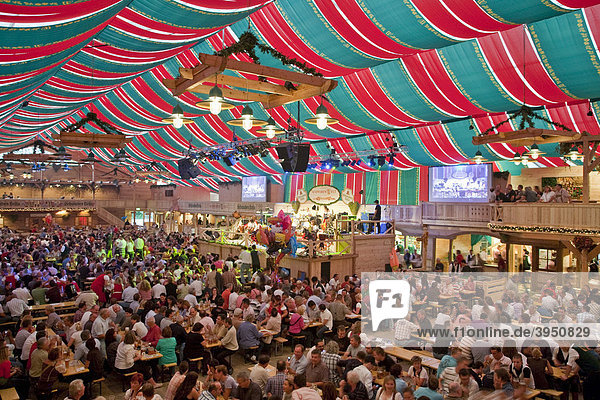 Crowded beer tent at the Stuttgart Beer Festival, Schwabenwelt ...