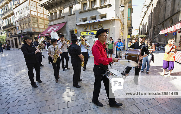 Musiker in der Altstadt von Palma  Mallorca  Spanien  Europa