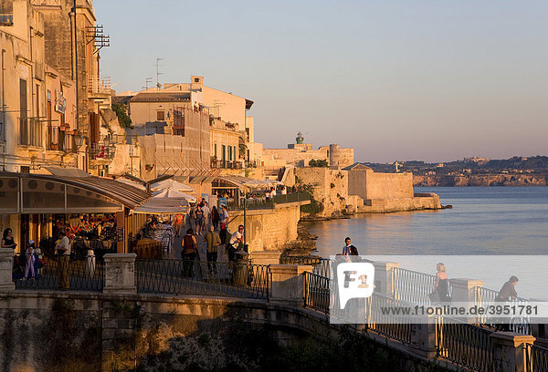 Waterfront of Ortigia island  the old town of Syracuse  Sicily  Italy  Europe