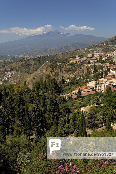 View from Taormina to Mount Etna  Taormina  province of Messina  Sicily  Italy  Europe