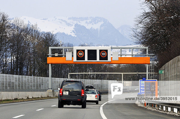 100 km/h Begrenzung auf Autobahn  Tirol  Österreich  Europa