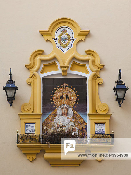Heiligenbild der Jungfrau Maria an Hauswand in Sevilla  Andalusien  Spanien  Europa