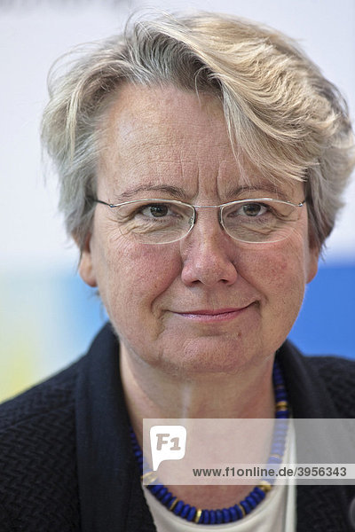 Portrait der Ministerin für Bildung und Forschung Annette SCHAVAN CDU anlässlich der Eröffnung des Deutschen Forschungszentrums für Neurodegenerative Erkrankungen DZNE