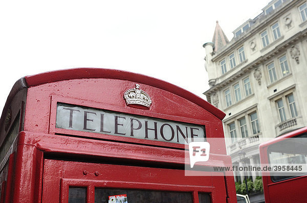 Telefonzelle in London  England  Großbritannien  Europa