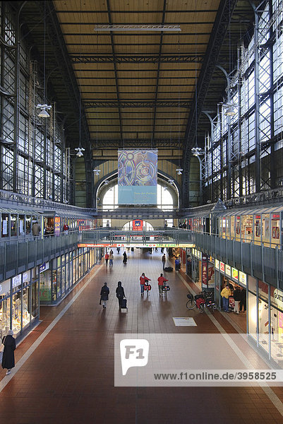 Hall of the central station of Hamburg  Germany  Europe