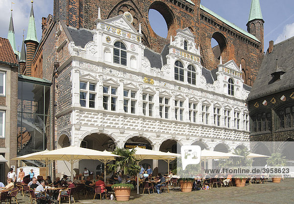 Renaissancefassade des Rathauses in Lübeck  Schleswig-Holstein  Deutschland  Europa