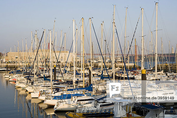 Yachthafen in Lissabon  Portugal  Europa