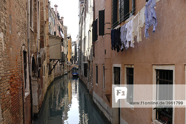 Canalleto Kanal im Stadtteil San Marco  Venedig  Venezia  Italien  Europa