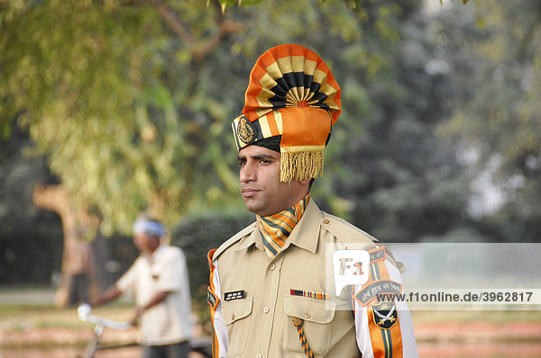 Indian soldier in full dress  Delhi  Rajasthan  northern India  Asia