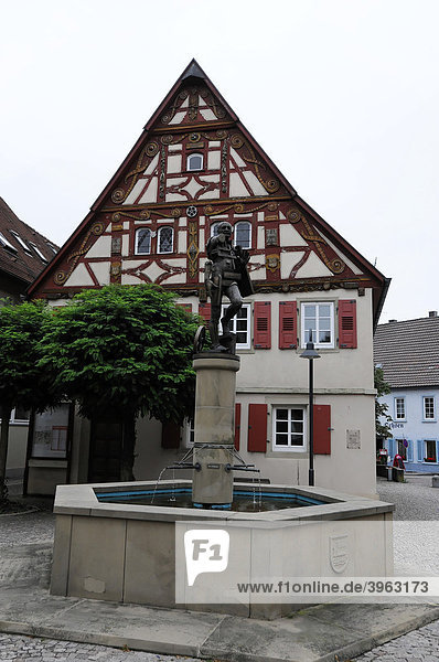 Altes Rathaus erbaut 1513  jetzt Töpferwerkstatt mit Galerie  Jagsthausen  Baden-Württemberg  Deutschland  Europa
