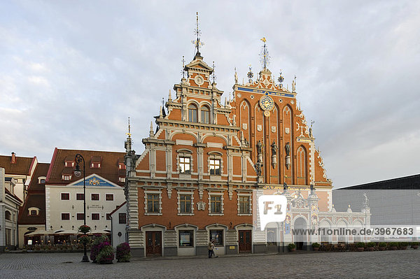 Schwarzhäupterhäuser am Raetslaukums  Rathausplatz  Riga  Lettland  Baltikum