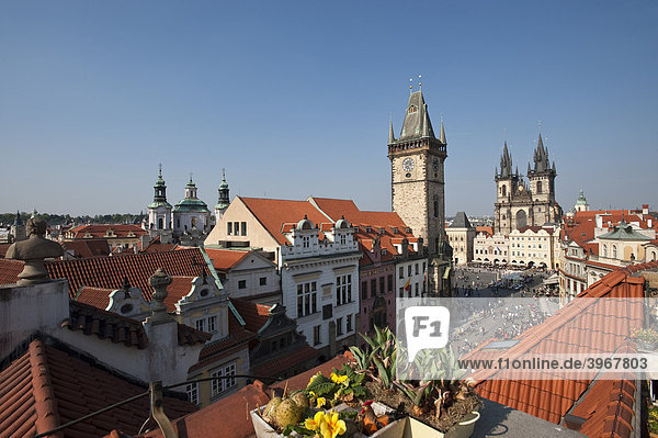 Altstädter Rathaus und Teynkirche  Prag  Tschechien  Europa