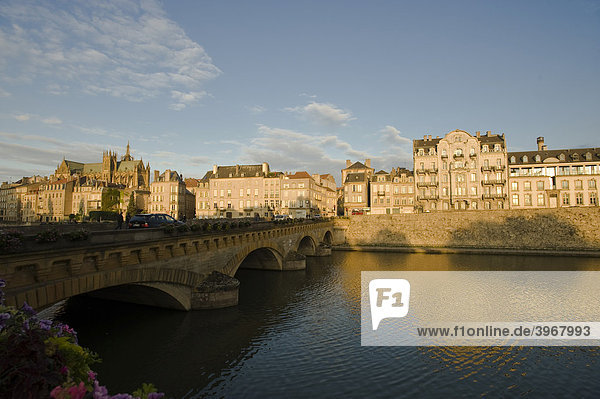 Blick von der Petit Pont über Mosel  Metz  Lothringen  Lorraine  Frankreich  Europa