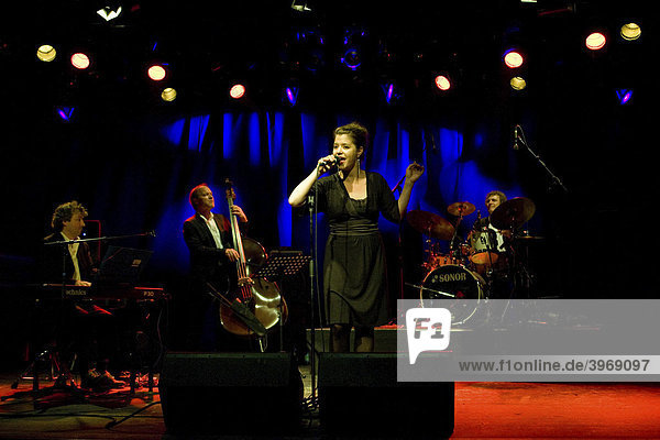 Die Schweizer Pop-Jazz-Blues-Band Chantemoiselle live in der Schüür Luzern  Schweiz