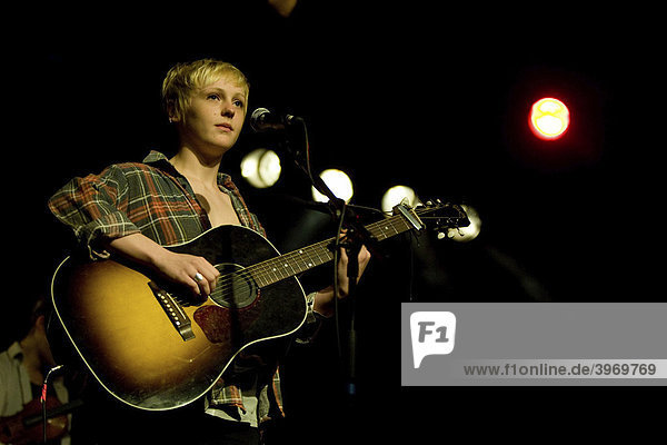 Die britische Folk-Pop-Sängerin Laura Marling live in der Schüür  Luzern  Schweiz