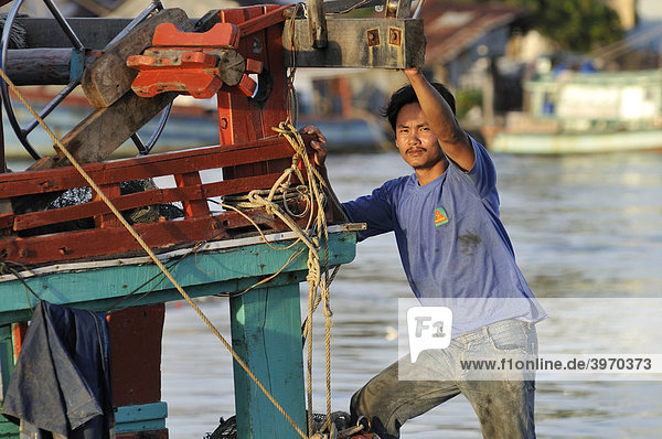 Fischer auf Boot Phu Quoc  Vietnam  Asien