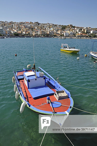 Boot im Hafen von Sitia oder Siteia  Ostkreta  Kreta  Griechenland  Europa