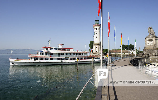 Seehafen von Lindau am Bodensee  Bayern  Deutschland  Europa