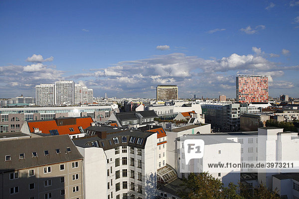 Hochhäuser in der Leipziger Straße  Axel Springer Verlagsgebäude und GSW Hochhaus in Berlin  Deutschland  Europa
