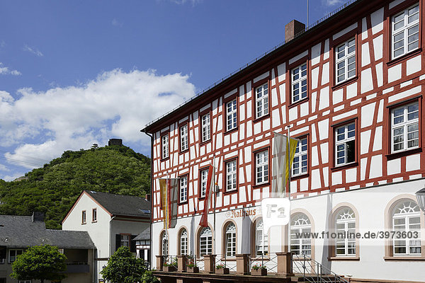 Rathaus in Lorch und Ruine Burg Nollig  Hessen  Deutschland  Europa