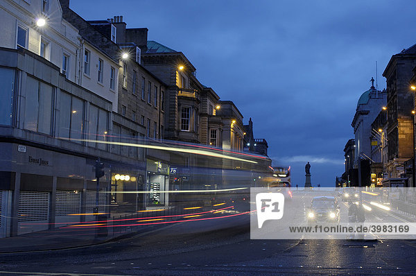 Hanover Street in der Dämmerung  Edinburgh  Region Lothian  Schottland  Vereinigtes Königreich  Europa