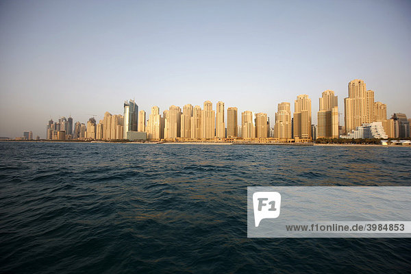 Skyline der Dubai Marina  Yacht Club  Stadtviertel im Süden von Dubai  Vereinigte Arabische Emirate  Naher Osten