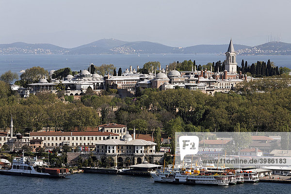 Topkapi-Palast und Schiffsanleger Sarayburnu  Blick vom Galata-Turm  Istanbul  Türkei