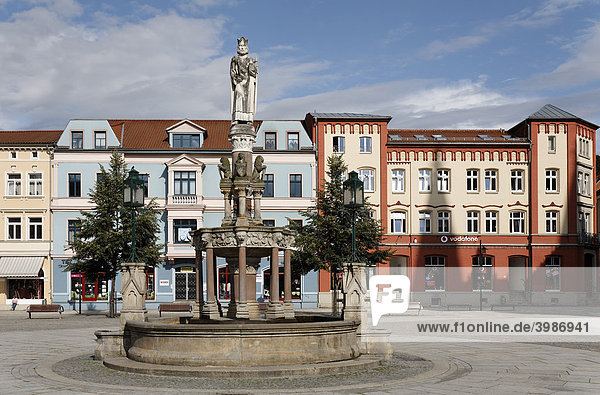 Heinrichsbrunnen fountain and town houses on the market place Meiningen Rhoen Thuringia Germany Europe
