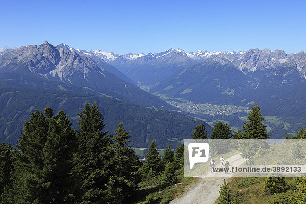 View from Mt. Patscherkofel over the Stubaital valley  Stubai Alps  left: Mt. Serles  Tyrol  Austria  Europe
