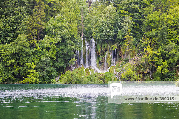 Wasserfall  Plitvicka Jezera  Nationalpark Plitvicer Seen  Lika-Senj  Kroatien  Europa