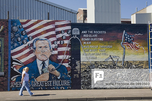 Wandmalereien gegen George Bush US-Außenpolitik den Irak-Krieg in Belfast County Antrim Ulster Nordirland Vereinigtes Königreich Europa