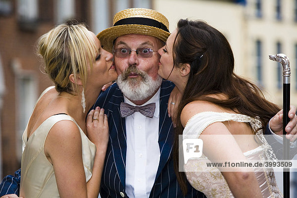 Man and two women celebrating Bloomsday  Dublin  Baile ¡tha Cliath  County Dublin  Leinster  Ireland  Europe