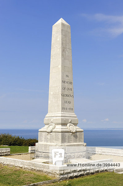 Obelisk als Kriegerdenkmal zur Erinnerung der gefallenen Soldaten im ersten Weltkrieg  Isle of Portland  Grafschaft Dorset  England  Großbritannien  Europa