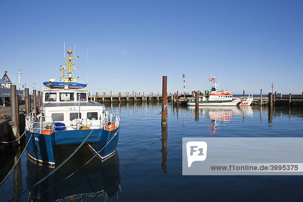 Der Hafen von List  Sylt  nordfriesische Insel  Schleswig-Holstein  Deutschland  Europa