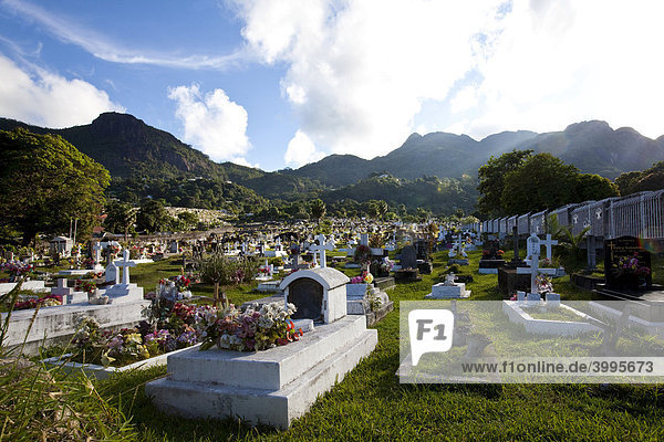 Friedhof der Hauptstadt Victoria  Insel Mahe  Seychellen  Indischer Ozean  Afrika