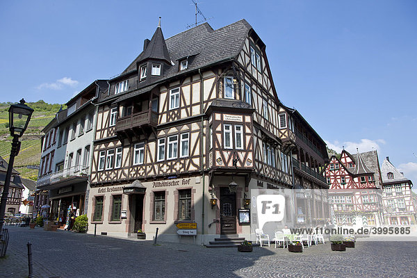 Blick auf den Altkölnischer Hof in der Altstadt von Bacharch  Unesco-Welterbe Oberes Mittelrheintal  Bacharach  Rheinland Pfalz  Deutschland  Europa