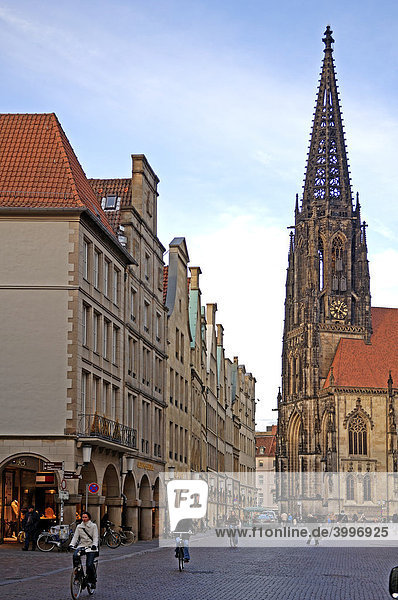 St. Lamberti Church and shopping street  Muenster  Westphalia  Germany  Europe