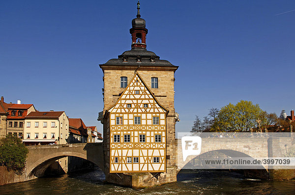 Altes Rathaus mit oberer Brücke in der Regnitz,  Bamberg,  Oberfranken,  Bayern,  Deutschland,  Europa