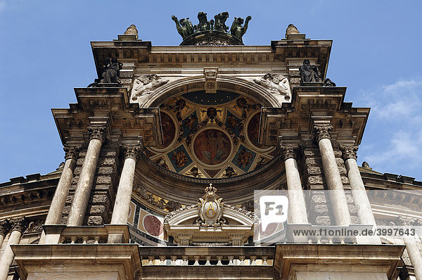 Eingang  Detail  der Semper Oper  Dresden  Sachsen  Deutschland  Europa