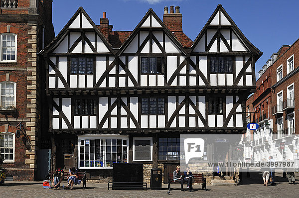 Altes Fachwerkhaus im Tudorstil  1485 bis 1603  Steep Hill  Lincoln  Lincolnshire  England  Großbritannien  Europa