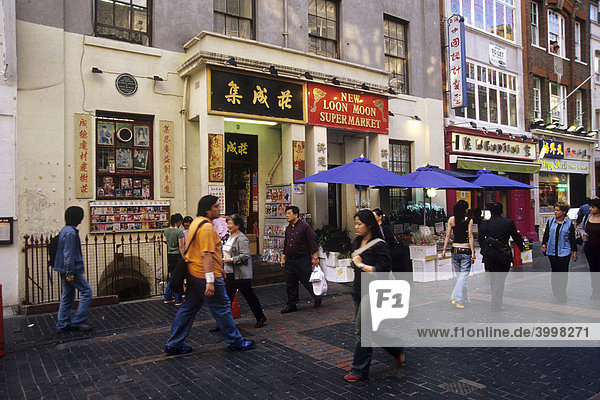 China Town  Chinese shops  Gerrard Street  Soho  West End  London  England  UK  Europe