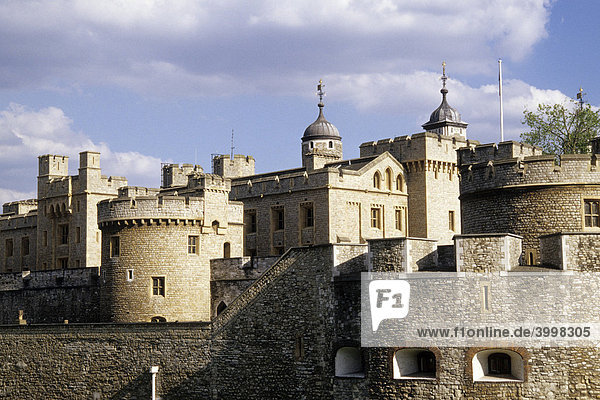 The Tower of London  Waterloo Barracks mit Kronjuwelen  Weltkulturerbe  Palast  Gefängnis  Waffenlager und Schatzkammer  London  England  Großbritannien  Europa