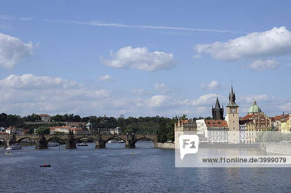 An der Karlsbrücke  Prag  Tschechische Republik  Europa