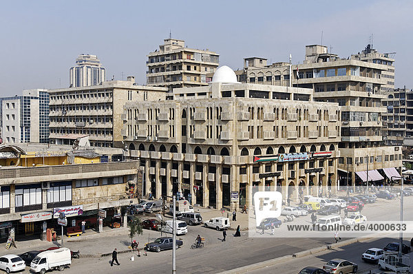 Straße und moderne Gebäude in Aleppo  Syrien  Naher Osten  Asien